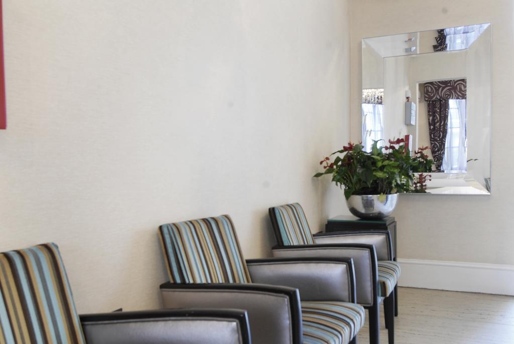 Astors Belgravia Bed & Breakfast London Exterior photo